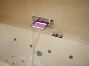 robsbathroom1.jpg